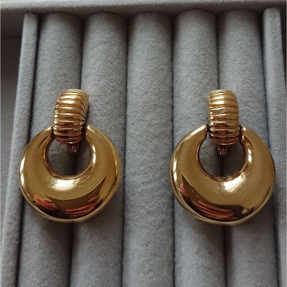 Vintage Big Monet Doorknocker Statement – Clip On Earrings - Picture 3 of 10